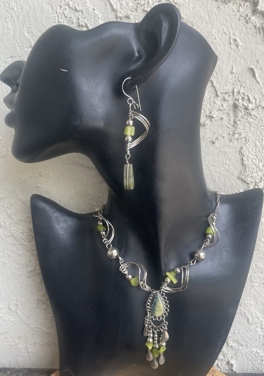 Peruvian Green Serpentine Semi-Precious Stone Necklace Long Earring Set Boho