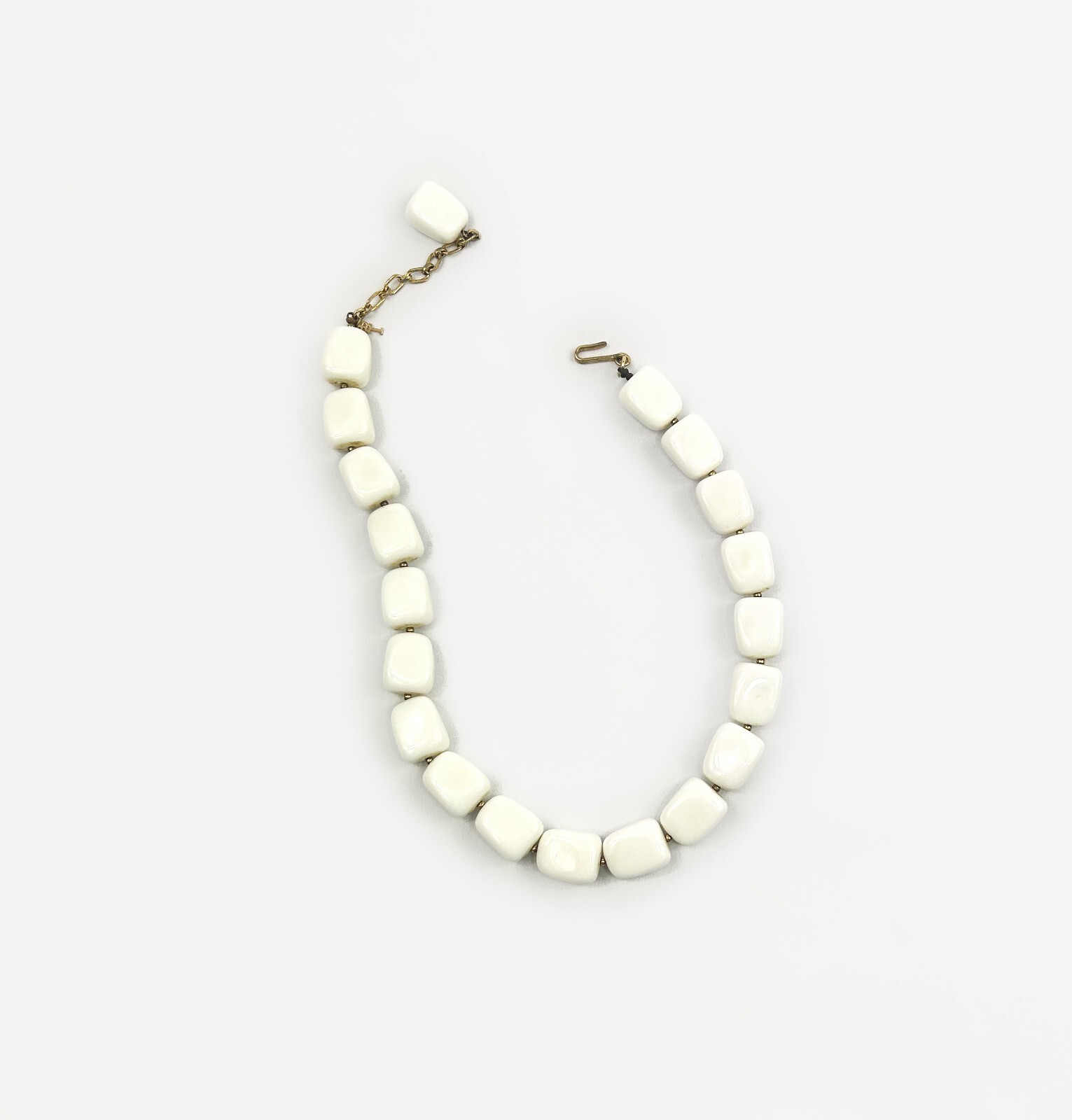 Vintage Crown Trifari White Acrylic/Lucite Rectangle Bead Necklace