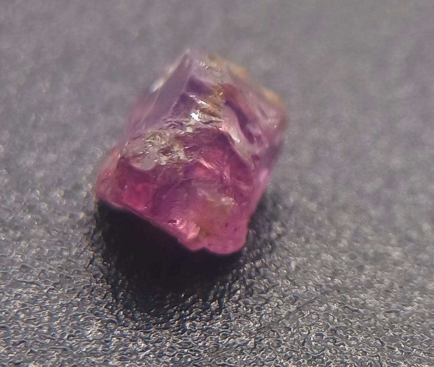 NATURAL AUSTRALIAN Spinel Fancy Vivid Lavander Purple 2.11ct Tasmanian Rough Gem