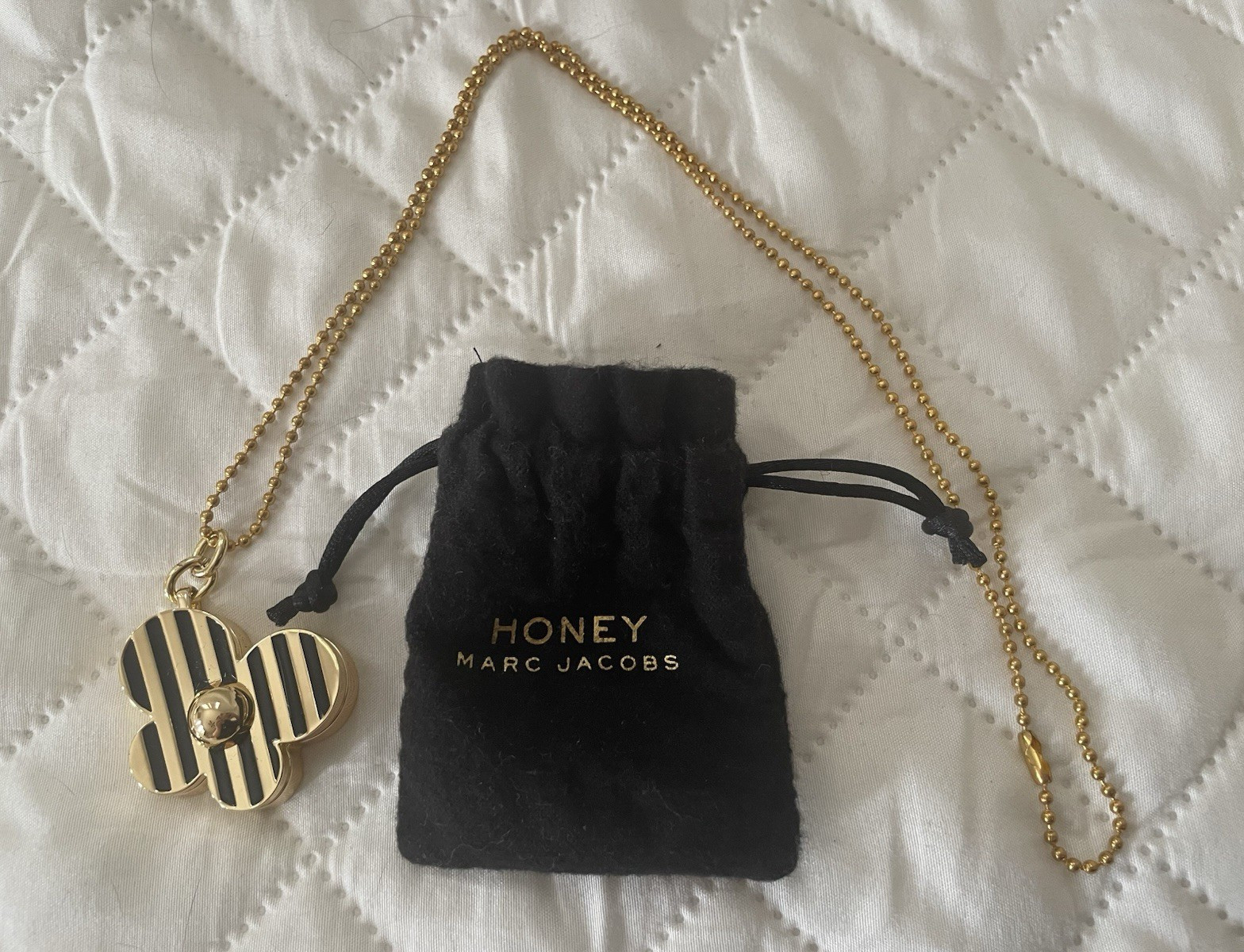 MARC JACOBS HONEY 0.75g SOLID PERFUME NECKLACE (NO BOX)