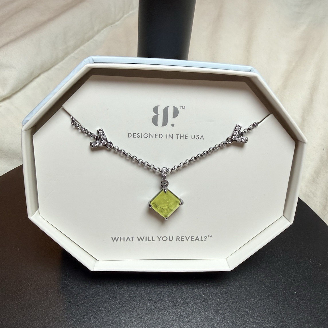 BP NK40660 Lab-Created Yellow Jade Square Pendant Quartz Hematite 18in Ext