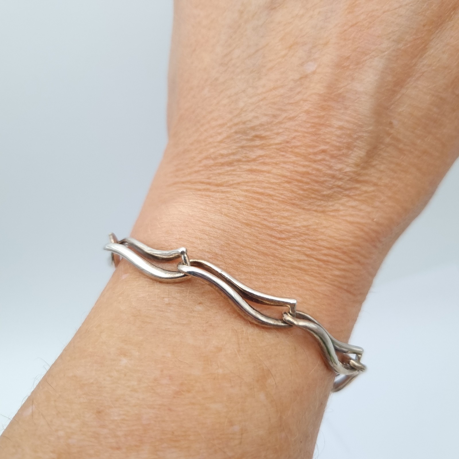 Sterling Silver Link Bracelet Curvy Chain Chunky Classic Gift Box 15g 925 19cm