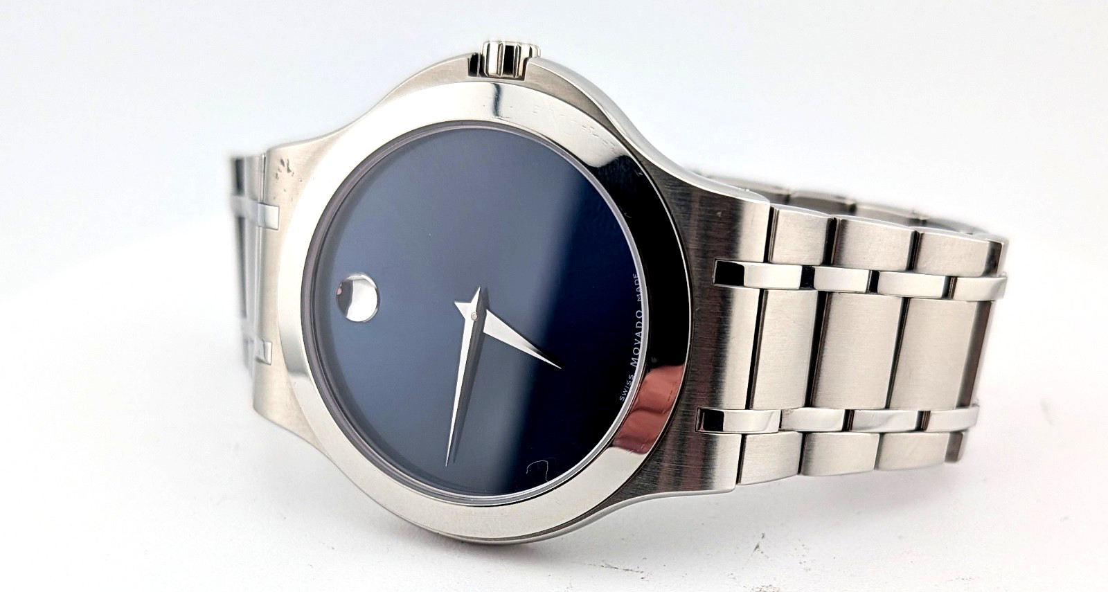 Movado Men’s Corporate Exclusive SS Watch W/Azure Blue Dial; Model #01.1.14.1050