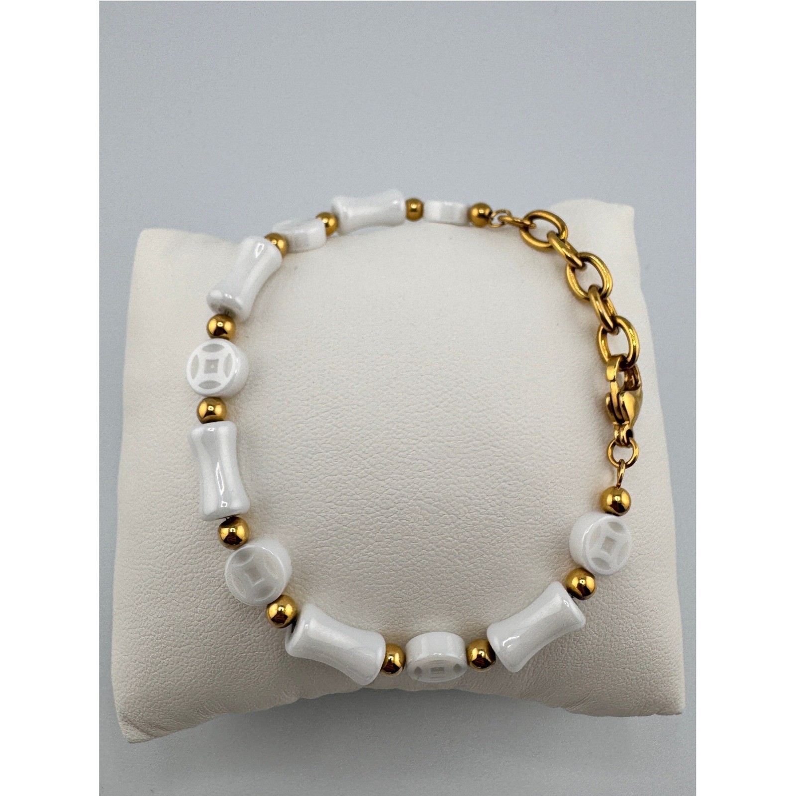 White Bamboo and Coin Bead Bracelet Gold Tone Lobster Clasp Adjustable