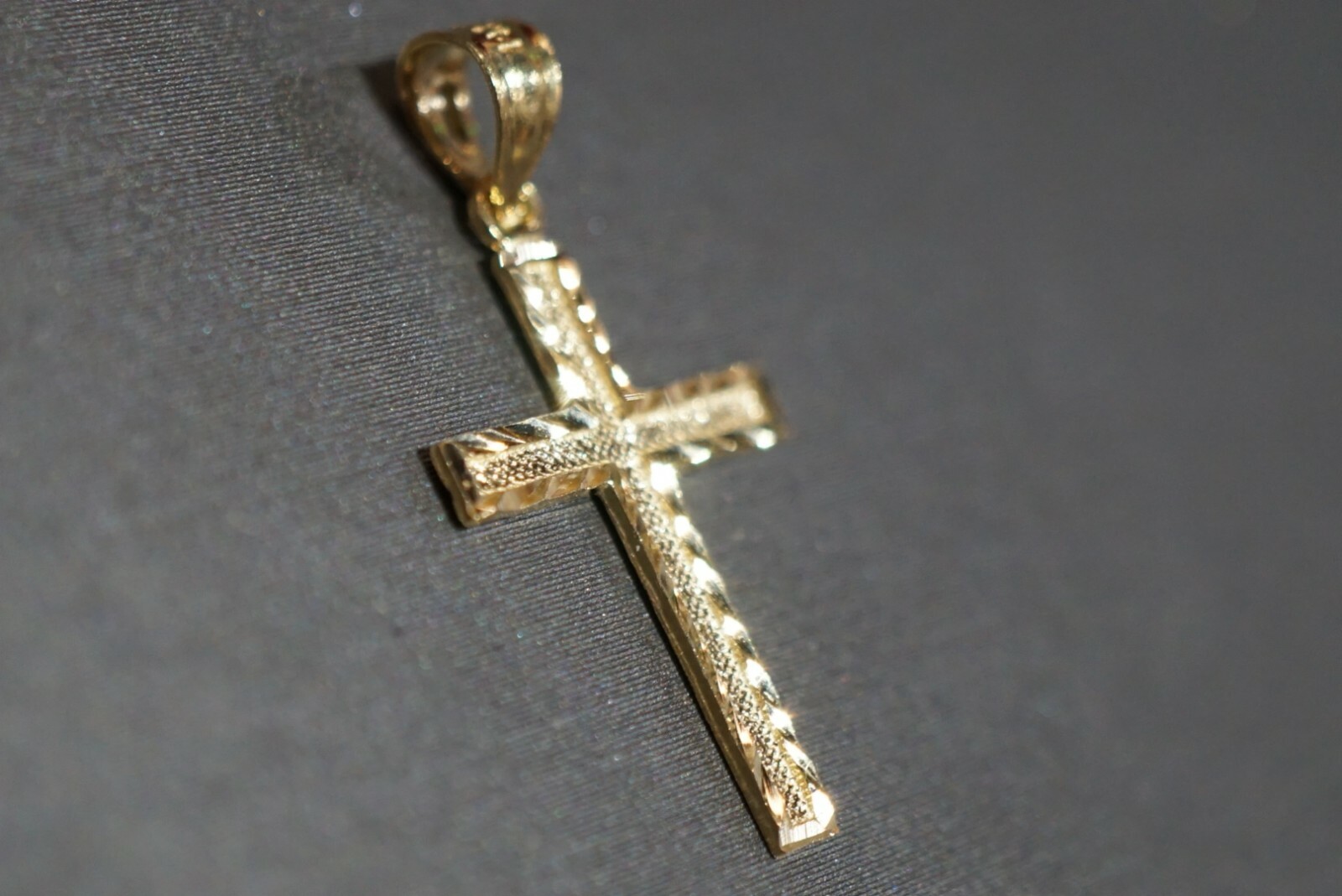 14K Solid Yellow Gold 1″ Diamond Cut Small Crucifix Cross Charm Pendant.