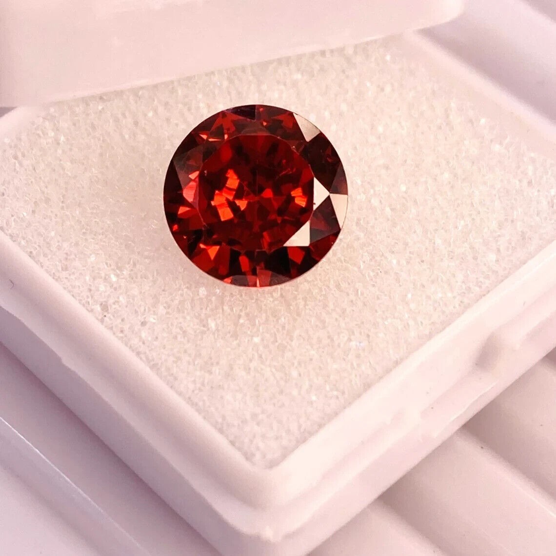 Gorgeous Red Round Cut Diamond 1 Carat D Grade VVS1 Loose Stone