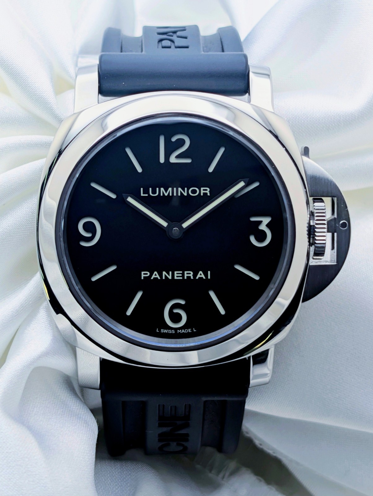 Panerai Luminor Base 44mm PAM00112 Black Dial Rubber Strap Full Set Box & Papers