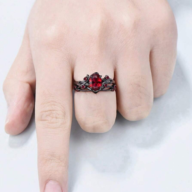 Vintage Style Ruby Red Gemstone Ring Black Gold Plated Floral Vine Women’s Size