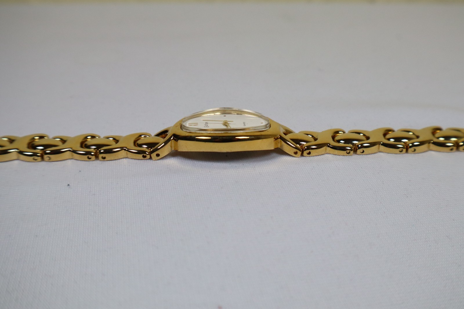 Sutton Quartz Watch Gold Tone Oval Face NIB Needs New Battery ONE YEAR WARRANTY