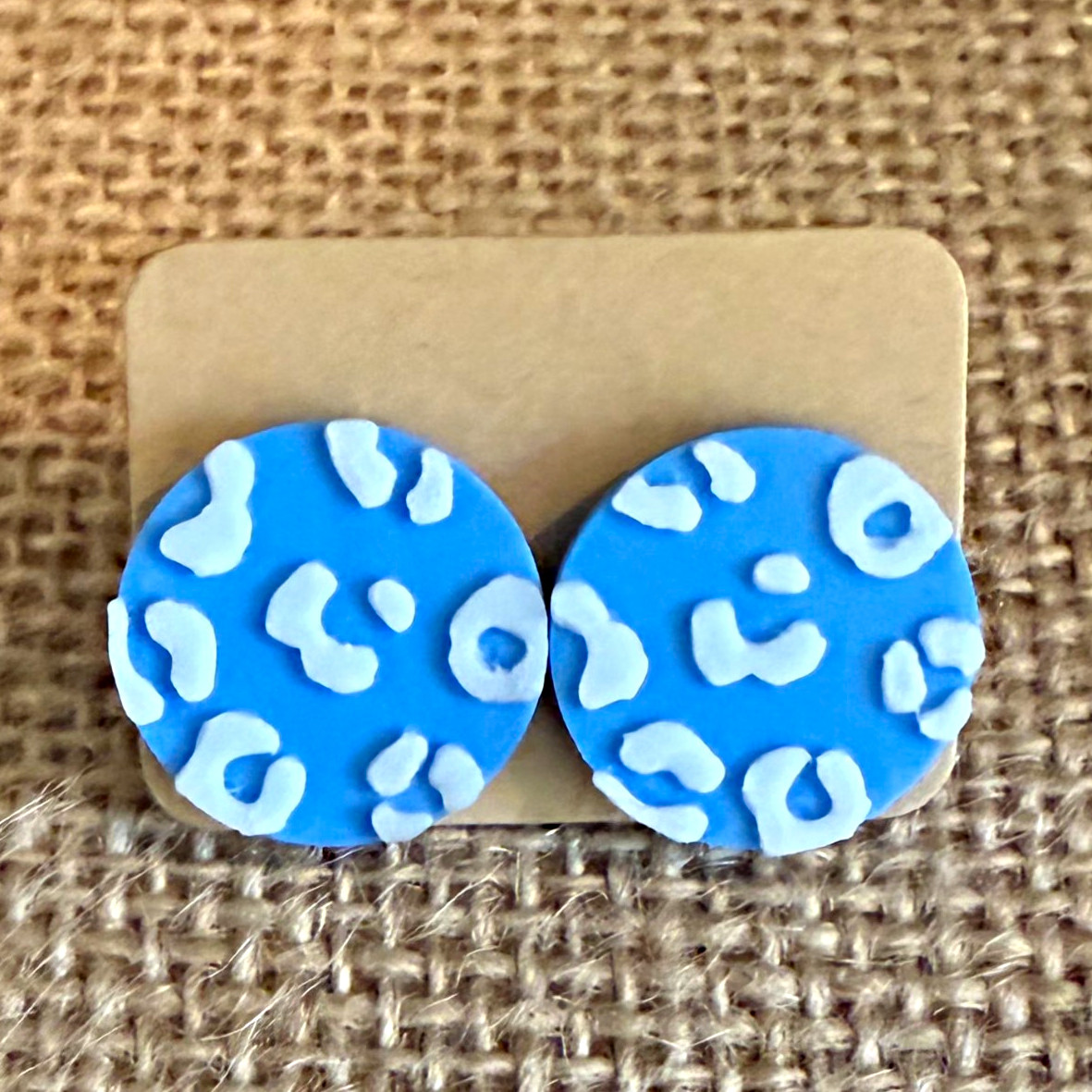 Blue & White Leopard Print Round Stud Earrings, Clay, No Stone, Lobe