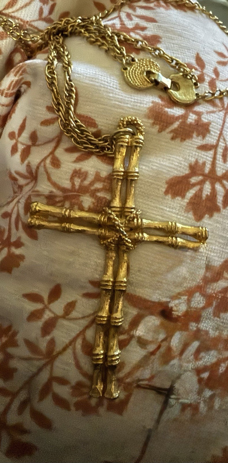 Vintage Gold Tone Curb Link Chain Necklace with a 4 Inch Long Cross Pendant