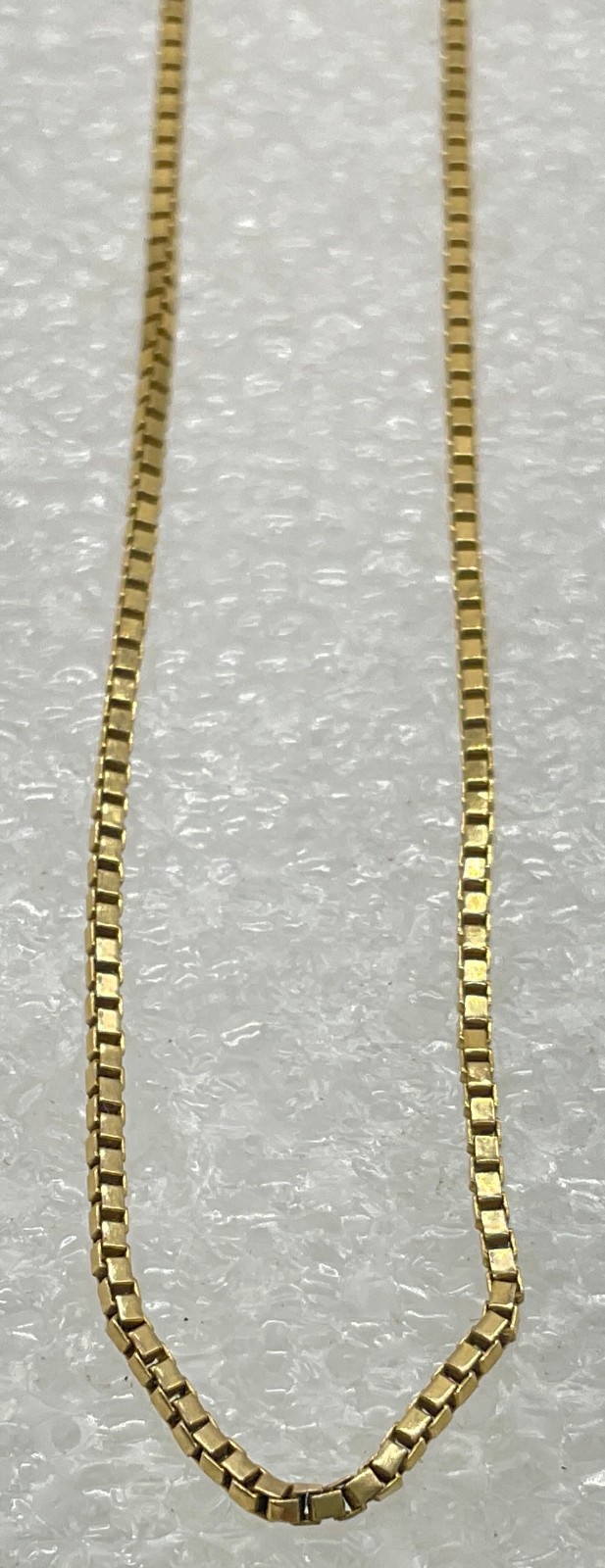 14k Gold Box Link Chain Necklace Unoaerre Italy 18in, 2.5g, 0.8mm