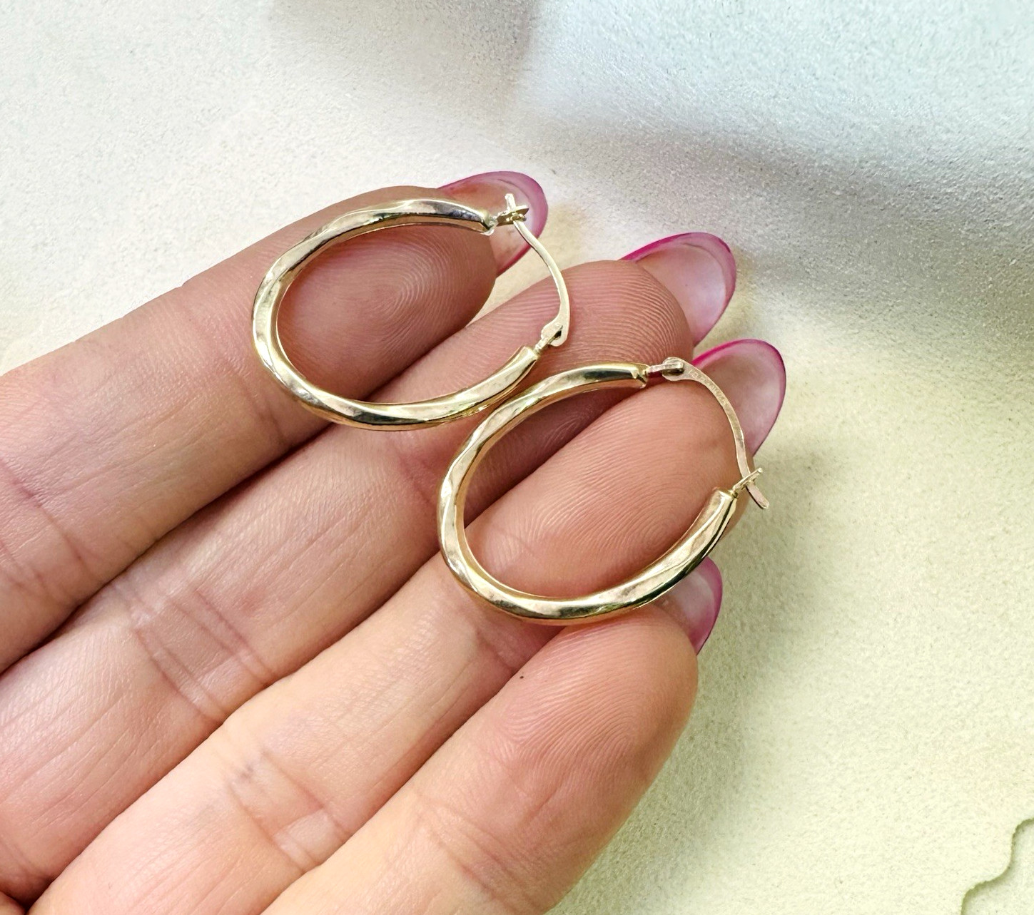 .90″ Twisted Oval Solid 10K Yellow Gold Hoop Earrings