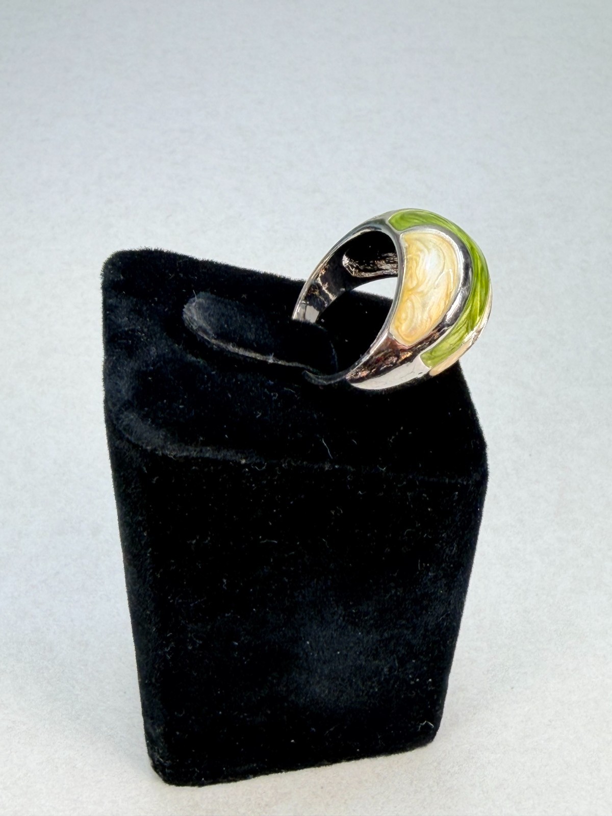 Green Enamel Swirl Statement Ring Silver Tone Modern Wide Band Fashion Jewelry