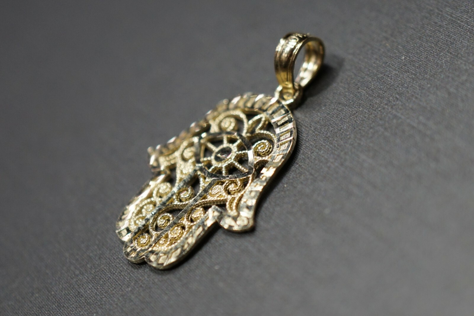 10K Solid Yellow Gold 0.9″ Diamond Cut Fatima Hamsa Hand Charm Pendant.