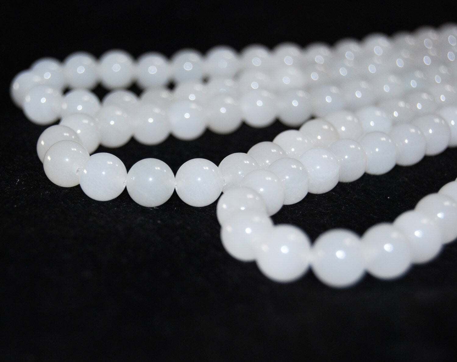 Natural White Jade Smooth Round Beads 4mm 6mm 8mm 10mm 12mm 15.5″ Strand