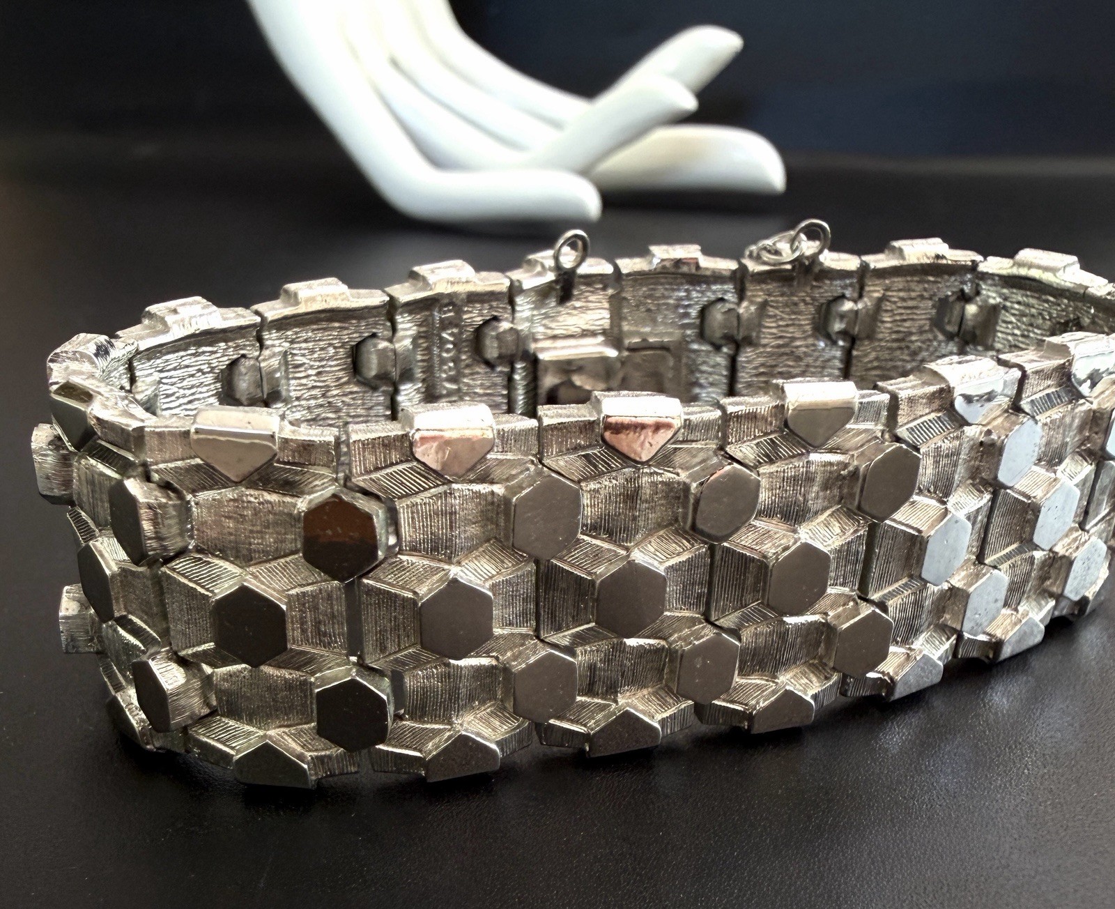 BOUCHER Signed 7804B Silver Hexagon Link Wide Gate Panel Bracelet Safety Chain 7