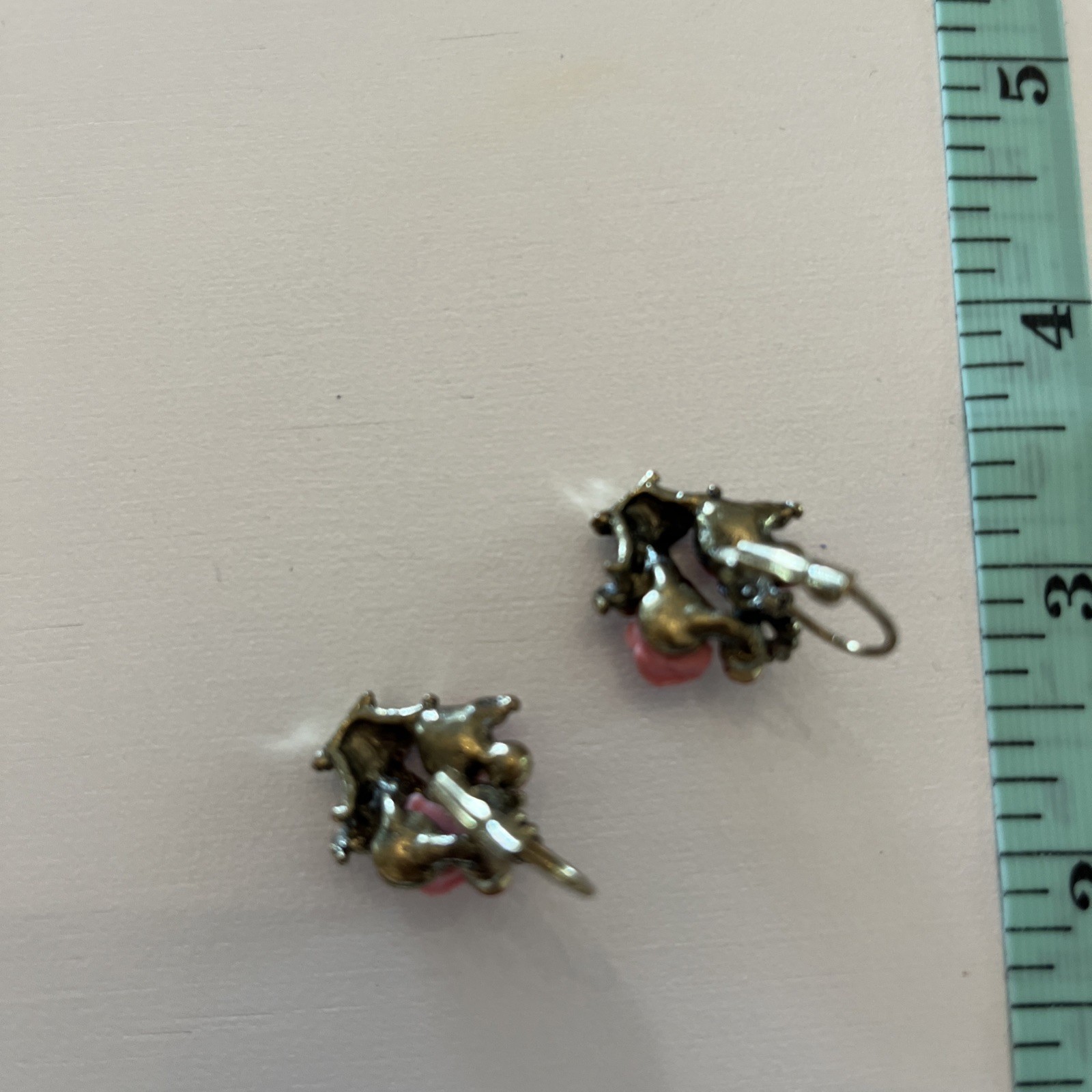 earrings Romantic Vtg basket with flowers and pink roses