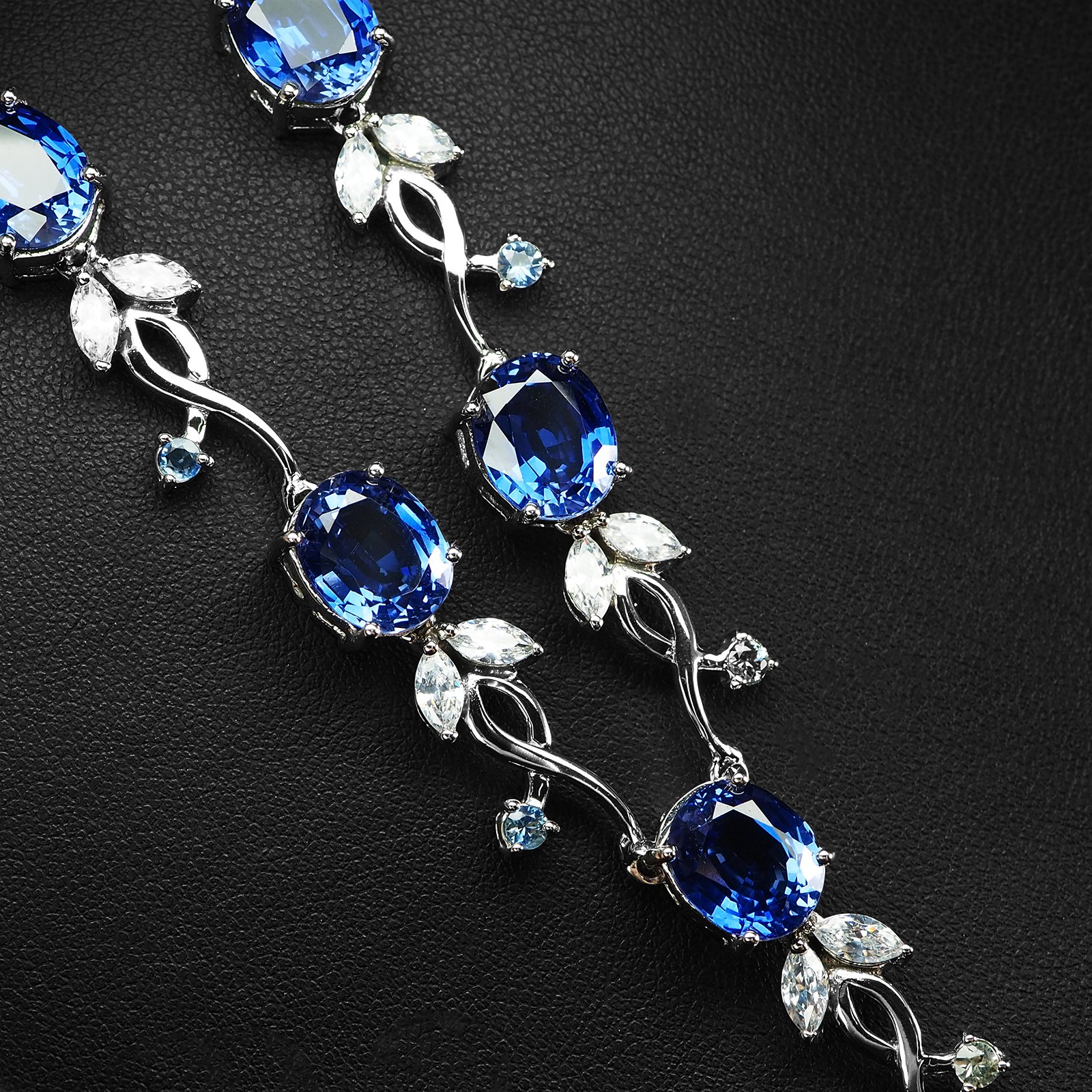 925 Sterling Silver White Gold Neckaces Classically Royal Blue Sapphire 28.40Ct