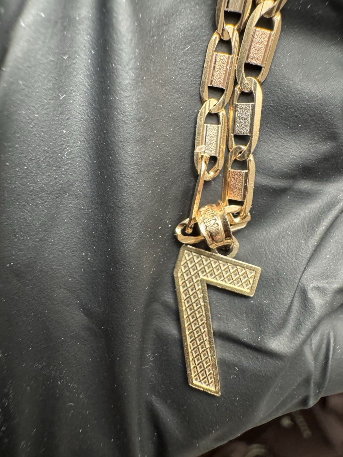 10k Solid Yellow Gold Number 7 Diamond Cut Pendant 0.75” Inches