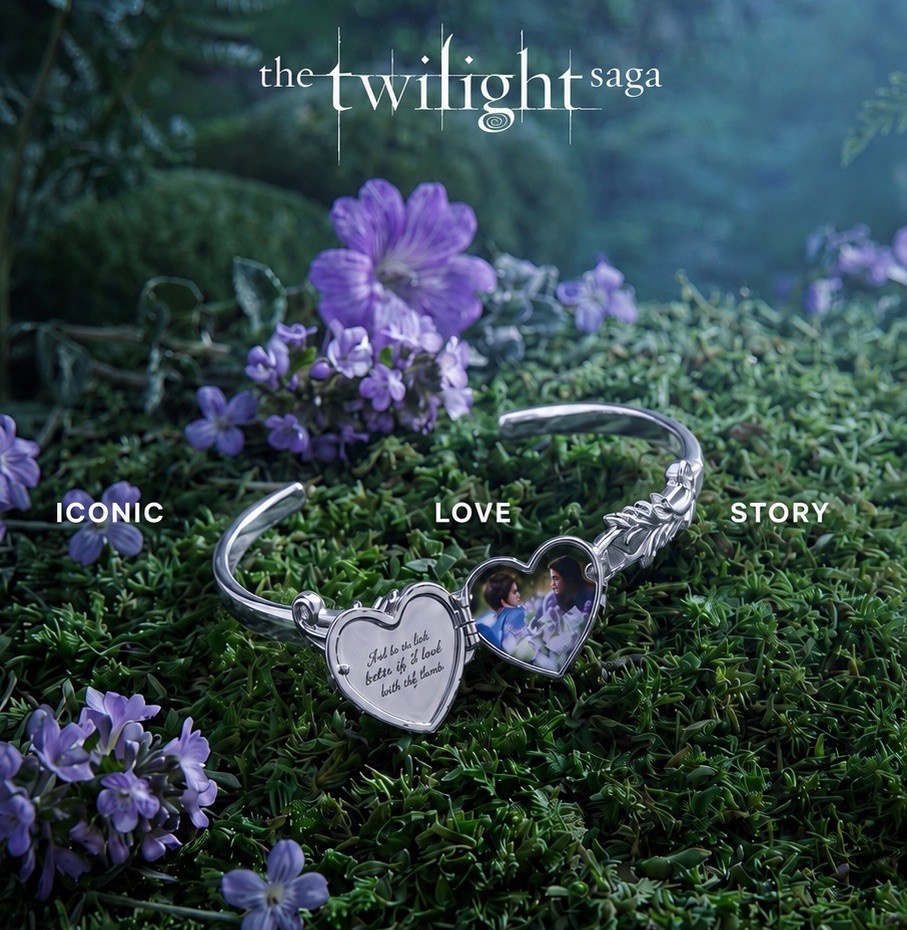 Authentic New Alex + Ani The Twilight Saga Bella & Edward Locket Cuff Bracelet