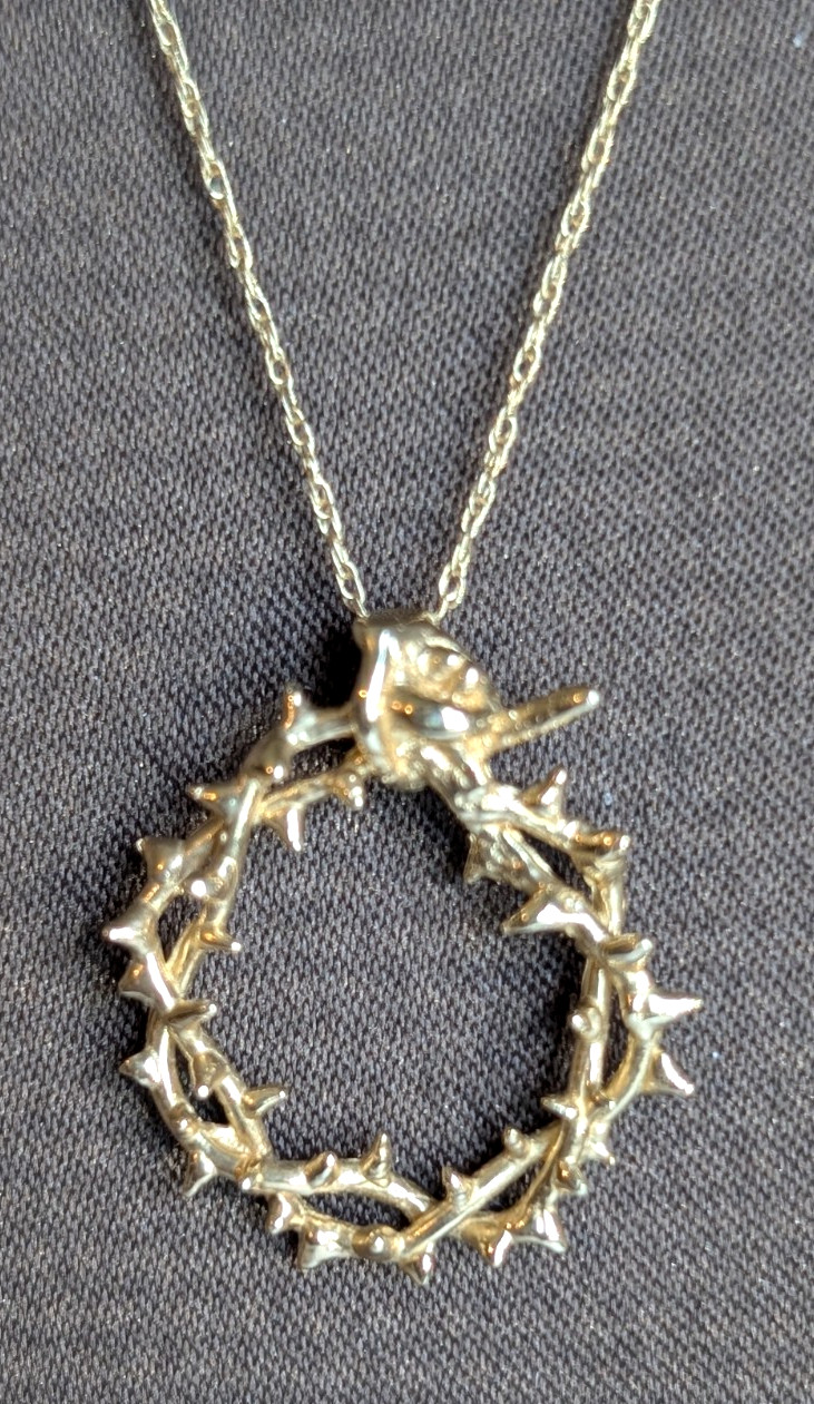 14 K Yellow Gold Crown of Thorns Pendant .75 Diameter Necklace 17 in 2 g