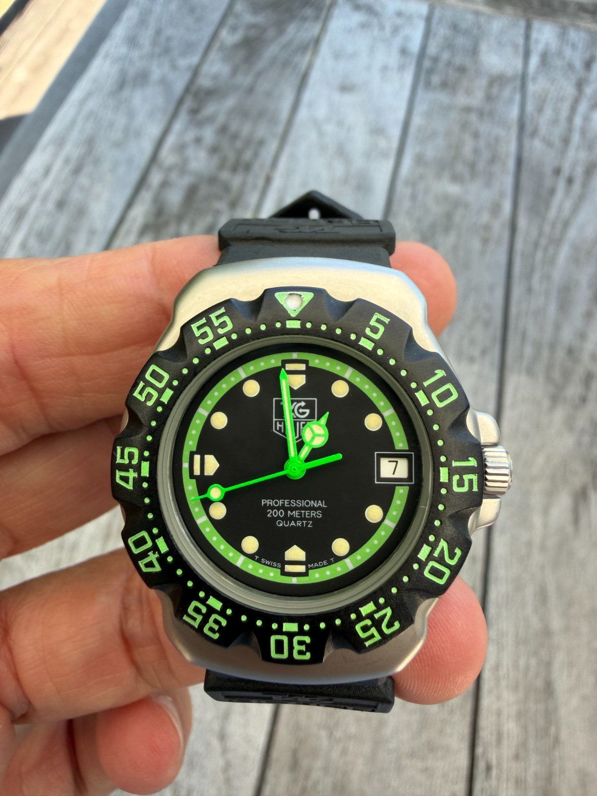 Vintage TAG Heuer Formula 1 Green & Black 34 mm Professional 200M