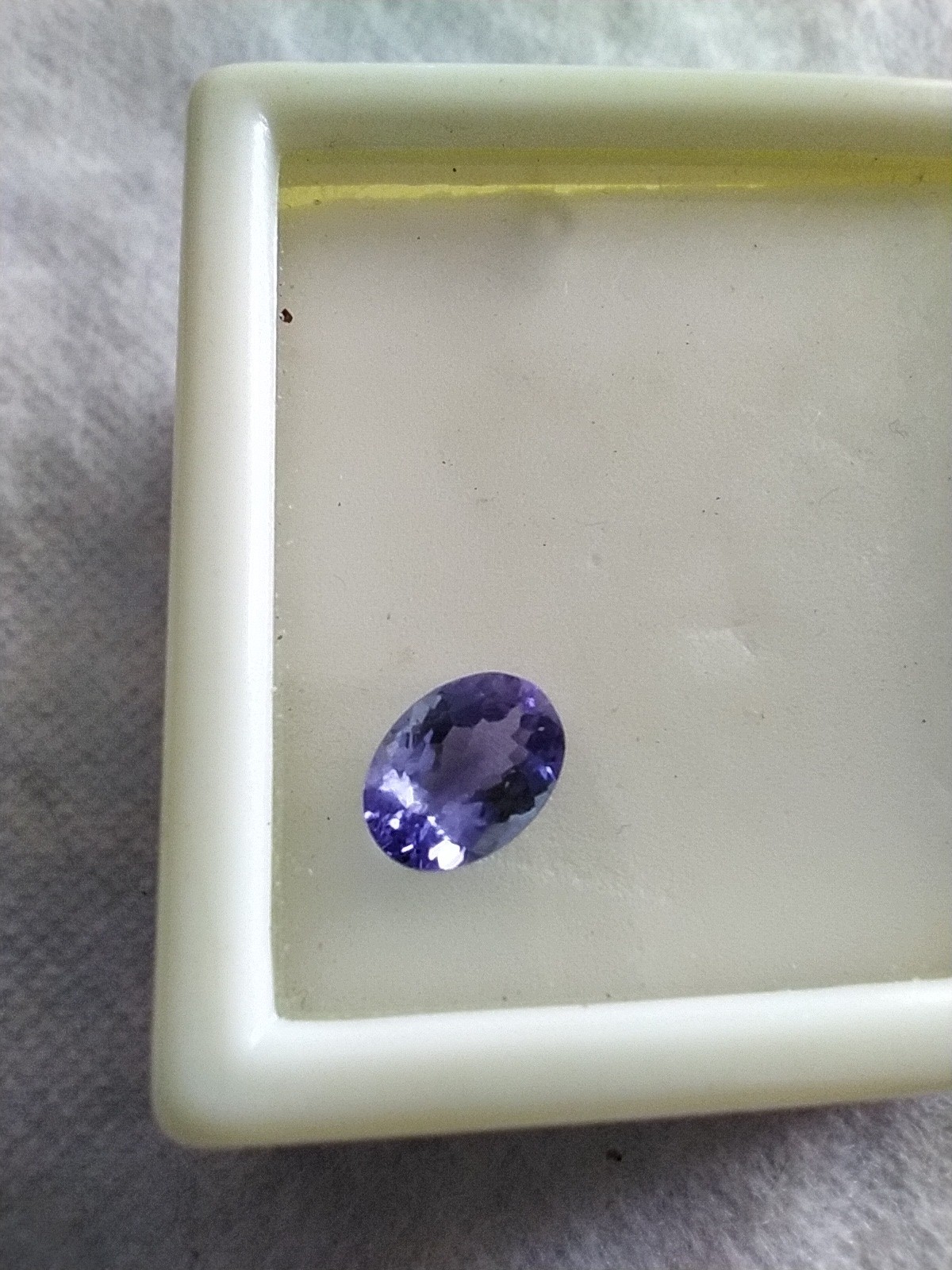 .70 Ct Min 7.5×5.5mm Tanzanite