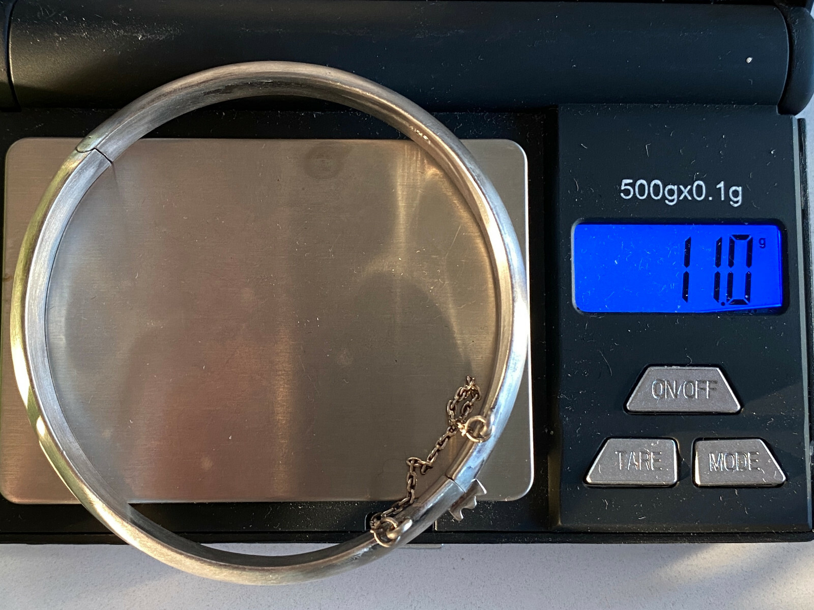 7″ Satin-Finished Sterling Silver Hinged Bangle w Safety Chain, 9mm Width & 11g