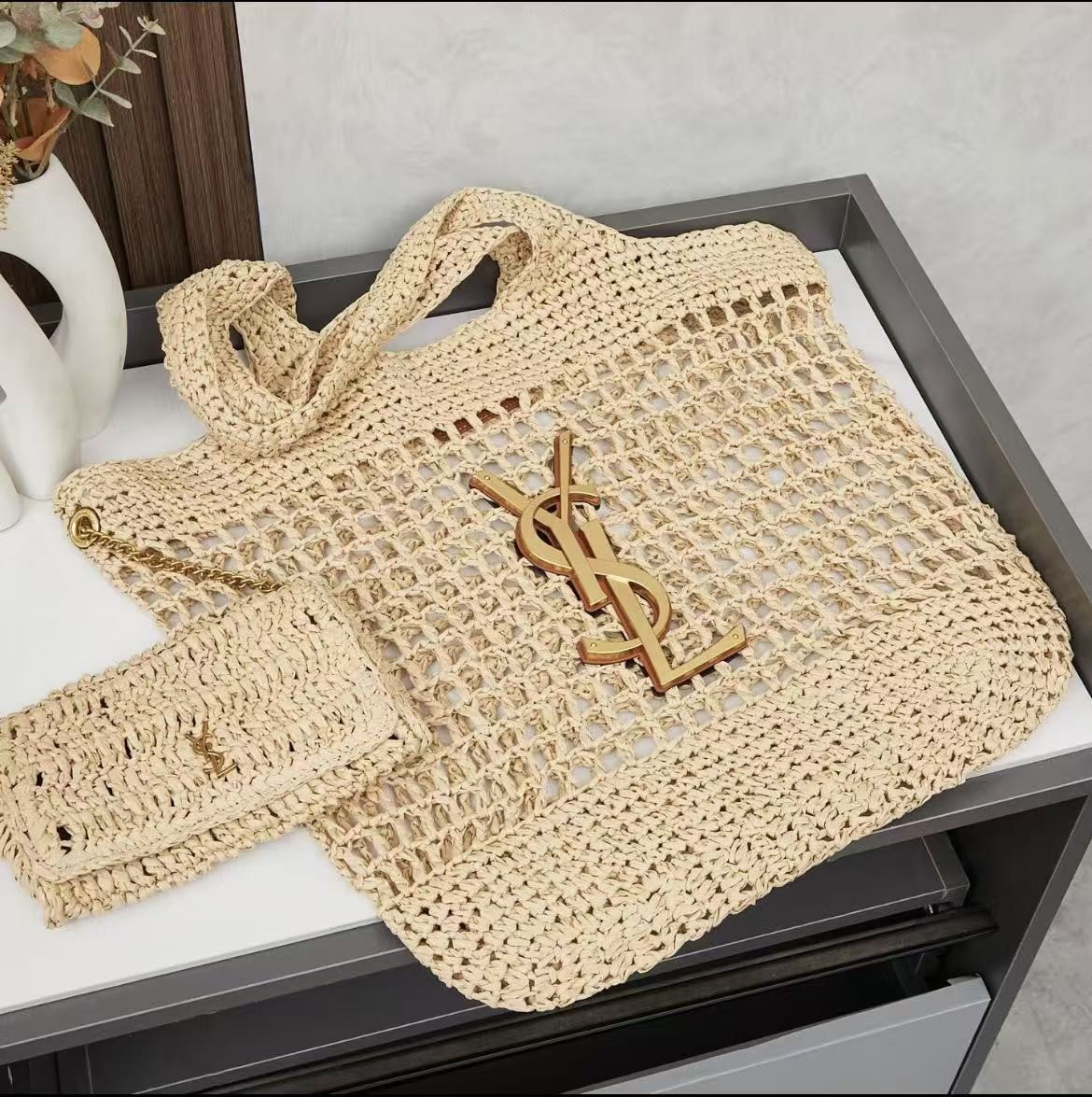 Classic VIP woven tote bag with large capacity