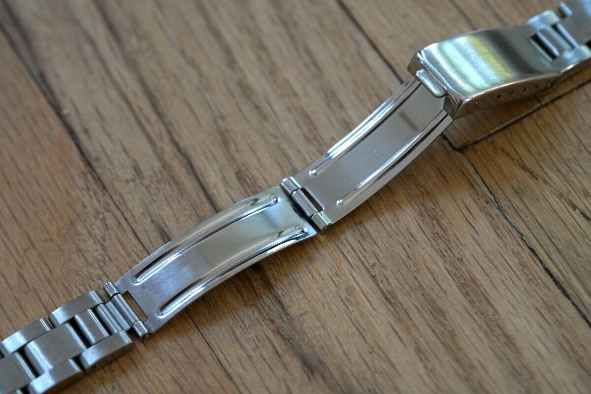Oyster Style Bracelet with Flat End Links in 17mm, 18mm, and 20mm NEW