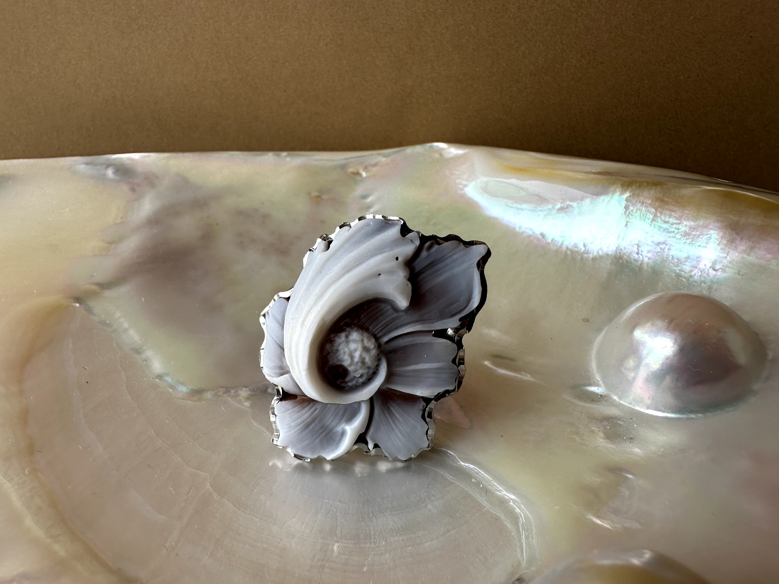 925 Silver Ring with True Sardonic Cameo Three Dimension Engraved “Flower”