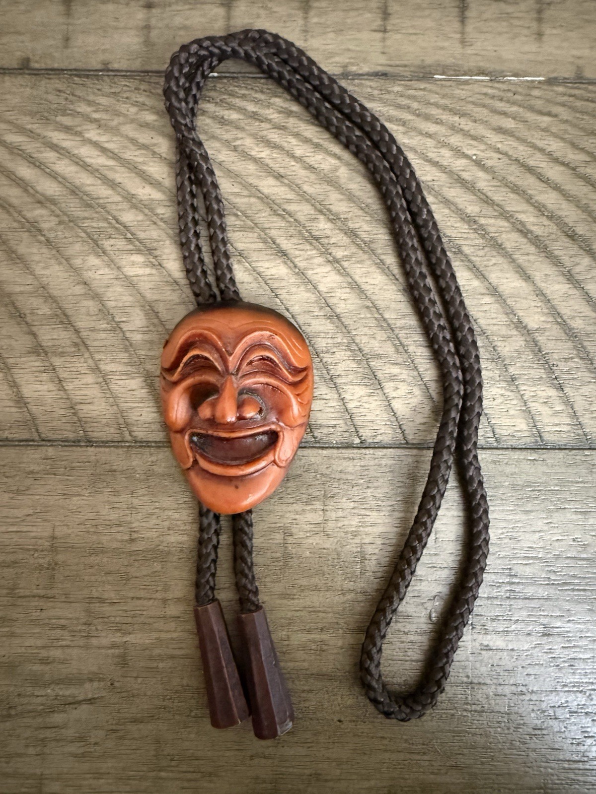 Vintage Korean Hahoetal Yangban Resin Wood Look Face Mask Bolo Tie