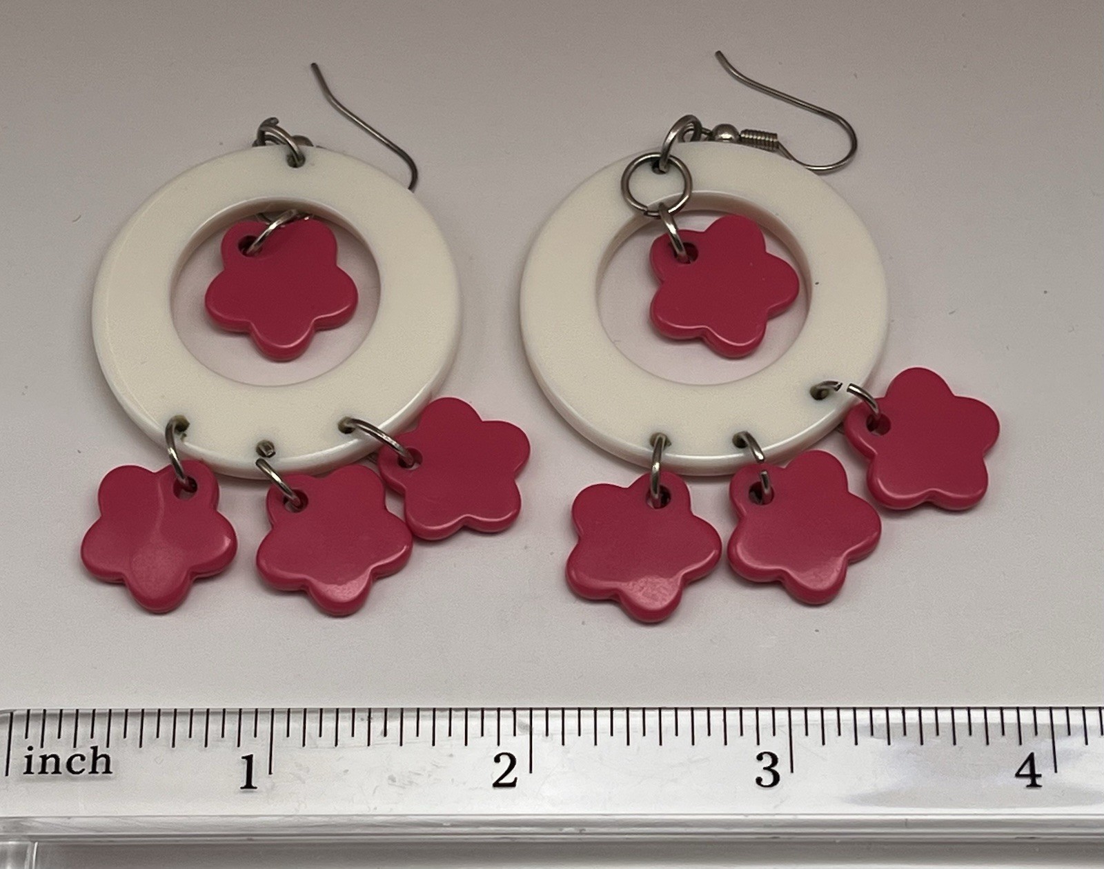Pink White Acrylic Flower Dangle Drop Earrings
