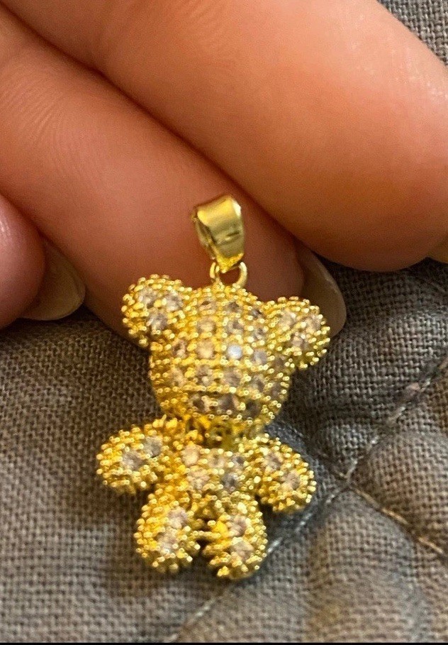 18k Gold 3D 1 Inch Long Teddy Near Pendant