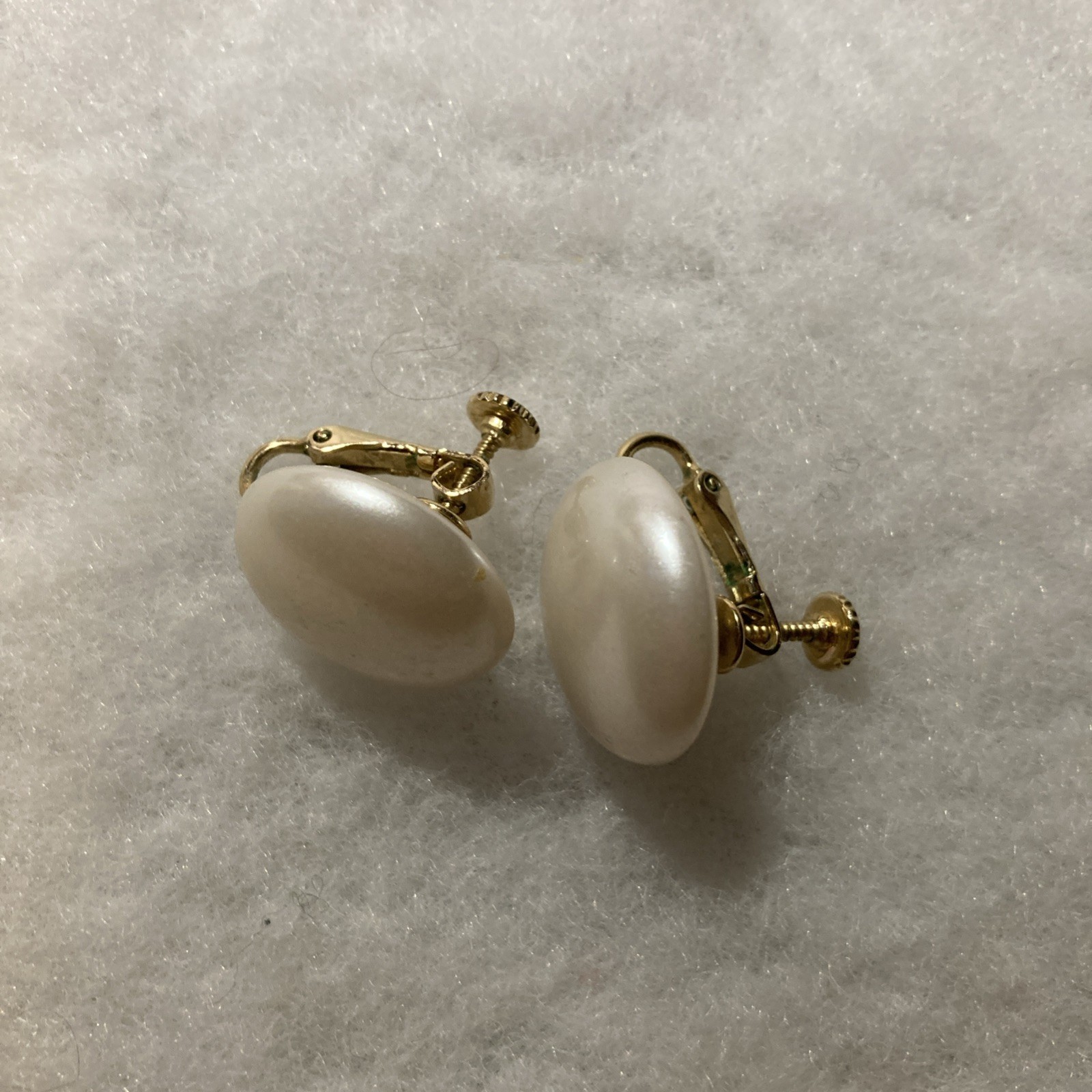 Vtg Women Faux Pearl Earrings Screw Back 90’s Romantic Classic Old Money Chic