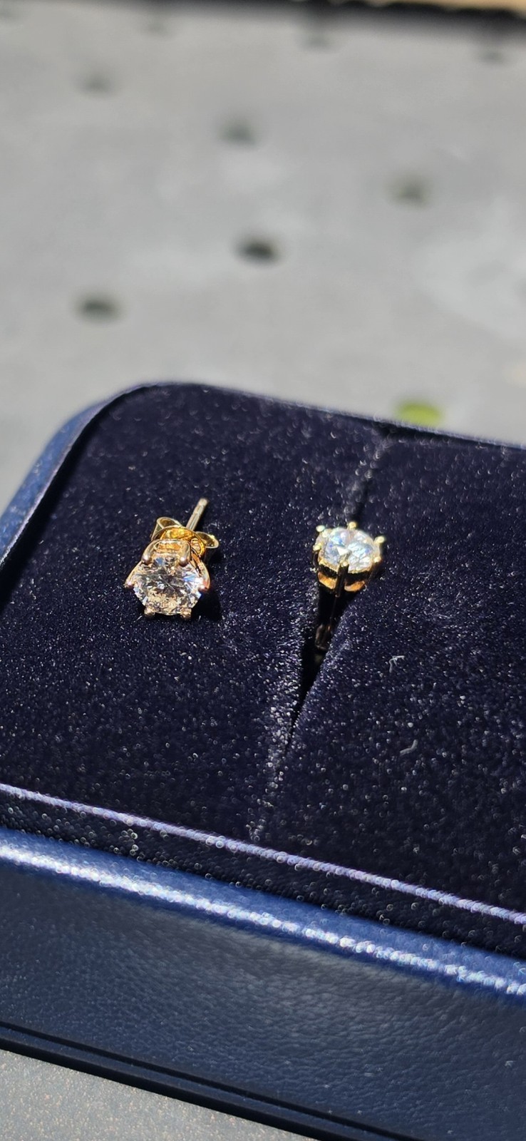 18kt Gold Stud Diamond Earrings 1ct(0.5ct each earring)