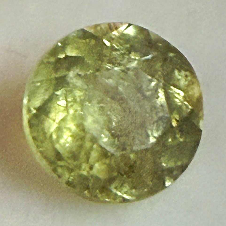 Color Change Diaspore Turkey Round 0.40ct 4.5×4.5x3mm Transparent