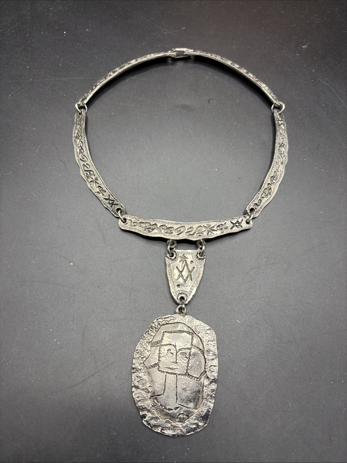 Artisan Silver Tone Pendant Sand Cast Carved Choker Necklace ~15”L Tribal Style