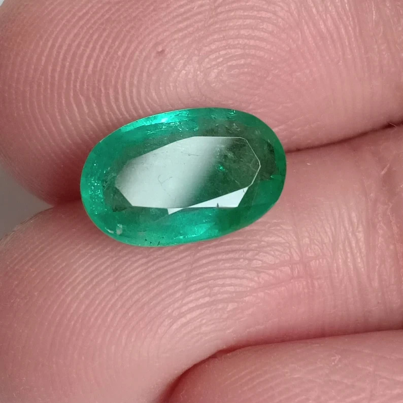 Certified 2.60Ct Medium Green Natural Emerald Oval Loose Gemstone May Birthstone