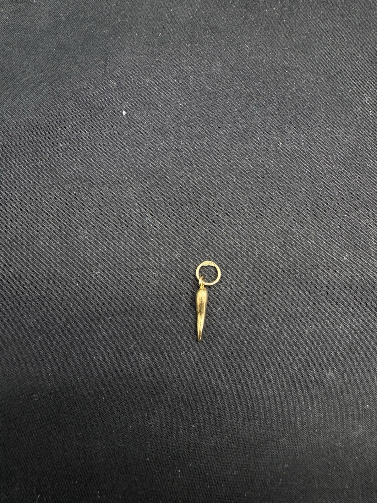 18K YELLOW GOLD Italian Horn Cornicello Good Luck Charm Pendant, 0.4 grams