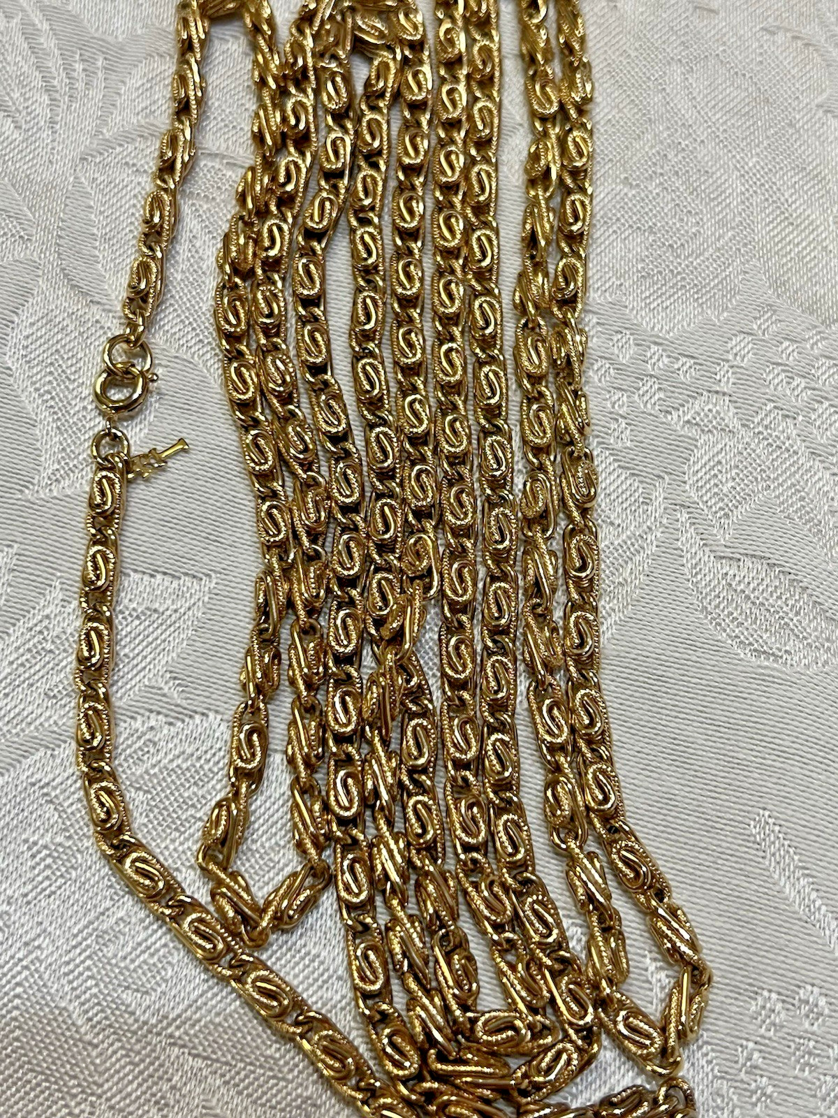 A25- Vintage Trifari Gold Tone 55″ Long Paperclip Link Chain Necklace Excellent