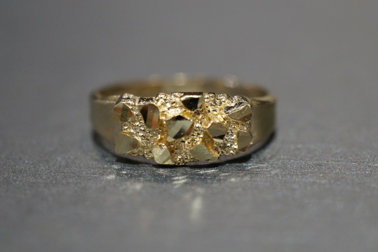 10K Solid Yellow Gold 6.8MM Diamond Cut Men Women Children Nugget Ring. Size 6