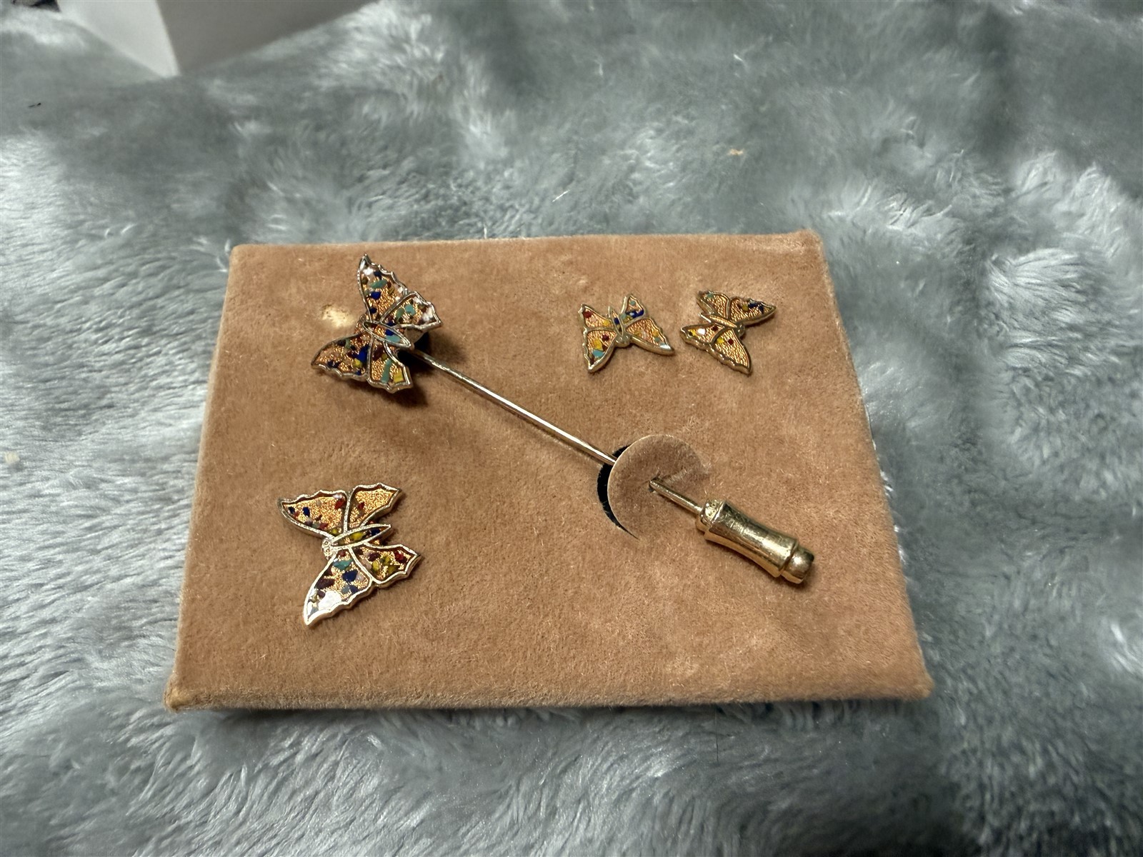 VINTAGE CLOISONNE ENAMEL GOLD TONE BUTTERFLY STICK PIN EARRINGS PIN SET