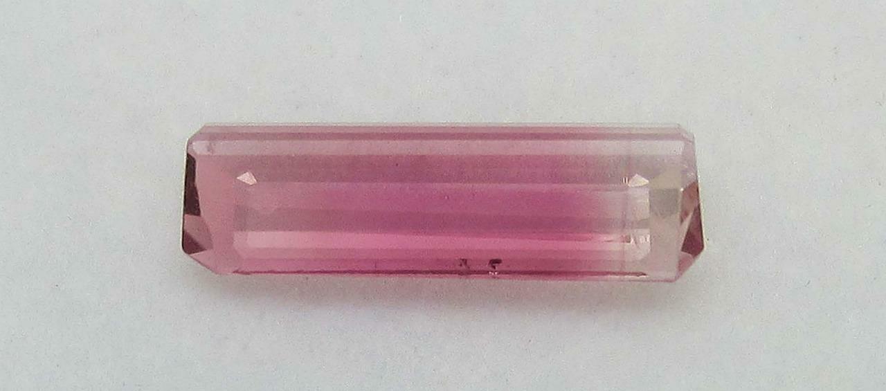 1.5 CARATS RECTANGULAR OCTAGON BI-COLOR PINK TOURMALINE GEMSTONE- BCT-0018