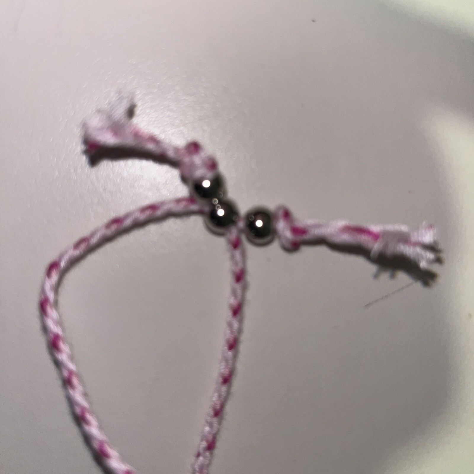 NEW BOHO BRAIDED THREAD FRIENDSHIP BRACELET ADJUSTABLE COLOR FUCHSIA WHITE PINK