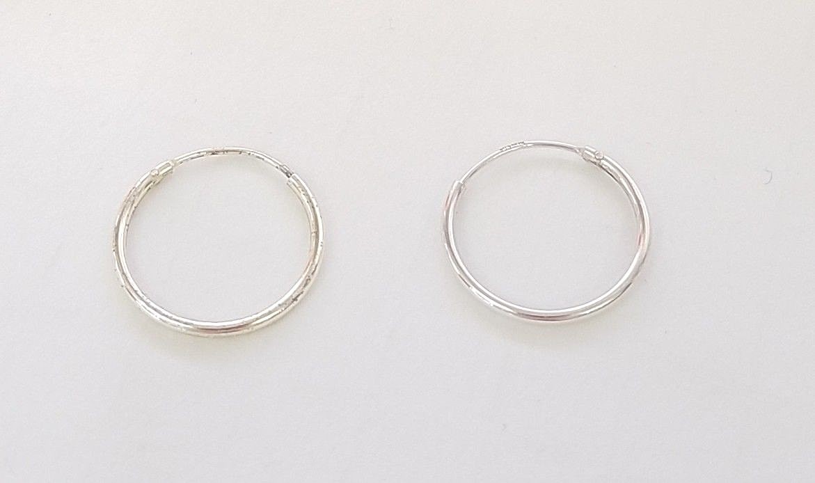 Sterling Silver high polish 5/8″ wide hoop earrings 1.3MM thick .6gm