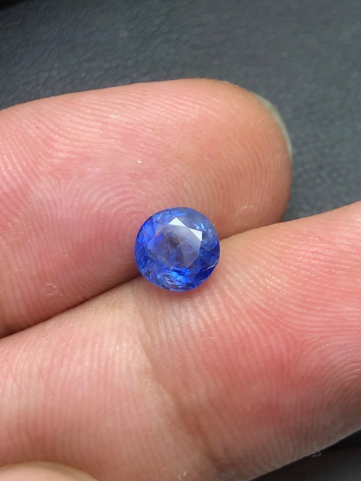 Natural Blue Sapphire, 1.35 carat of round-shaped Gem for Jewellery