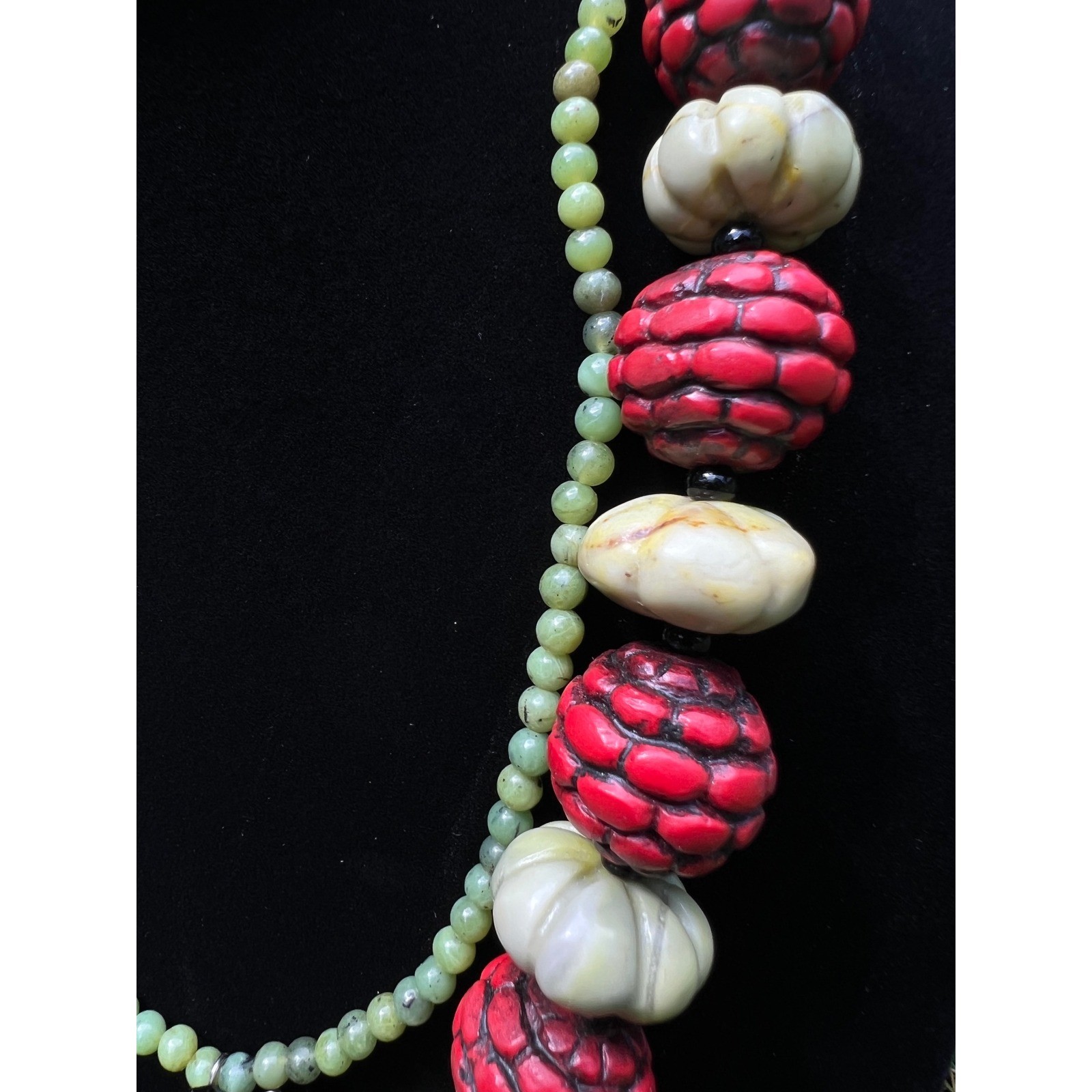 VTG Chinese Carved Cinnabar Jade Bowenite Beaded 2 Strand Statement Necklace