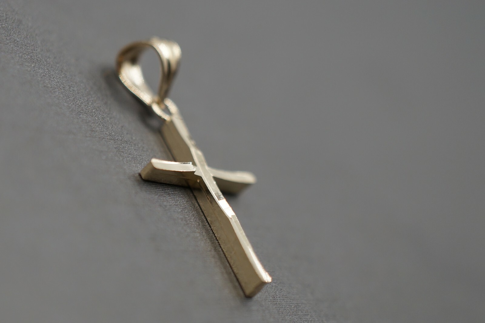 10K Solid Yellow Gold 0.9″ Small Diamond Cut Crucifix Cross Charm Pendant.